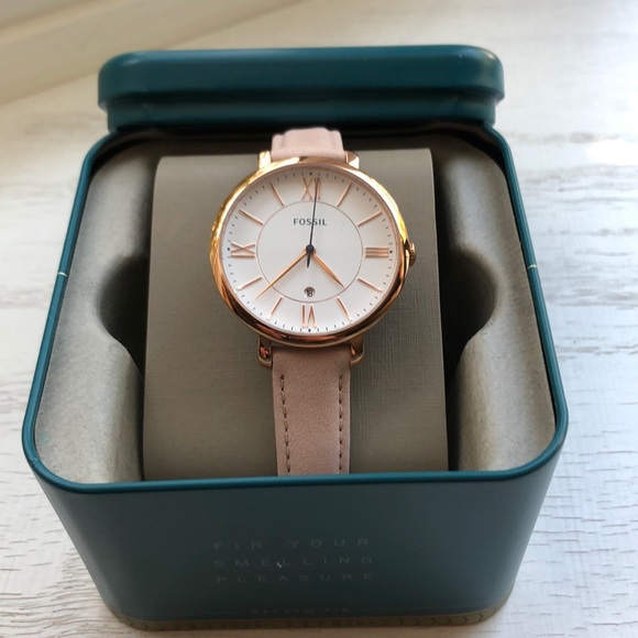 Fossil Accessories - NWT Fossil Women’s Pretty Rose Gold Watch 🌸
